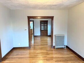 90 Boylston St in Watertown, MA - Foto de edificio - Building Photo