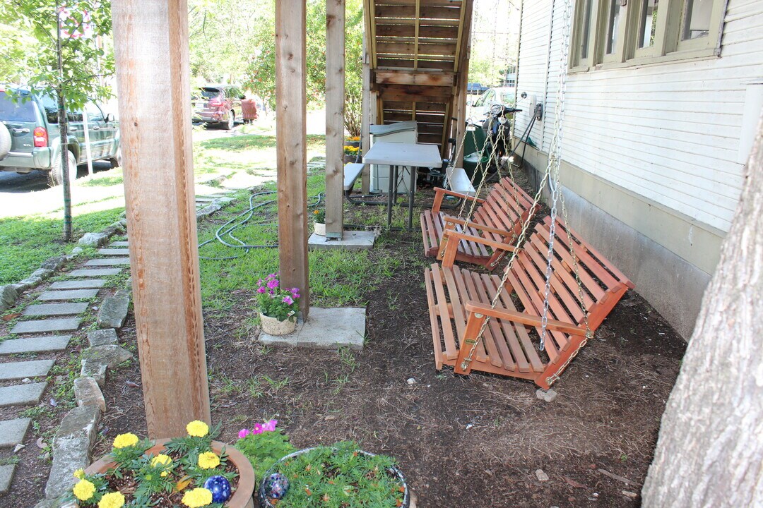 1822 W 35th St, Unit Bradz Upstairs in Austin, TX - Foto de edificio