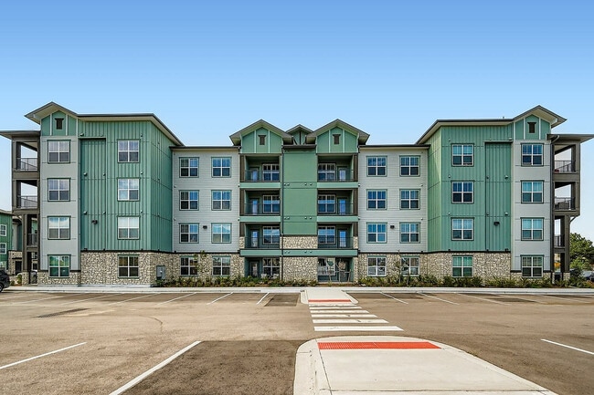 The Lennox at Copperleaf in Aurora, CO - Foto de edificio - Building Photo