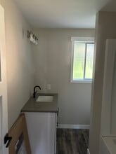 1602 E Hazel Ave in Burlington, WA - Building Photo - Building Photo