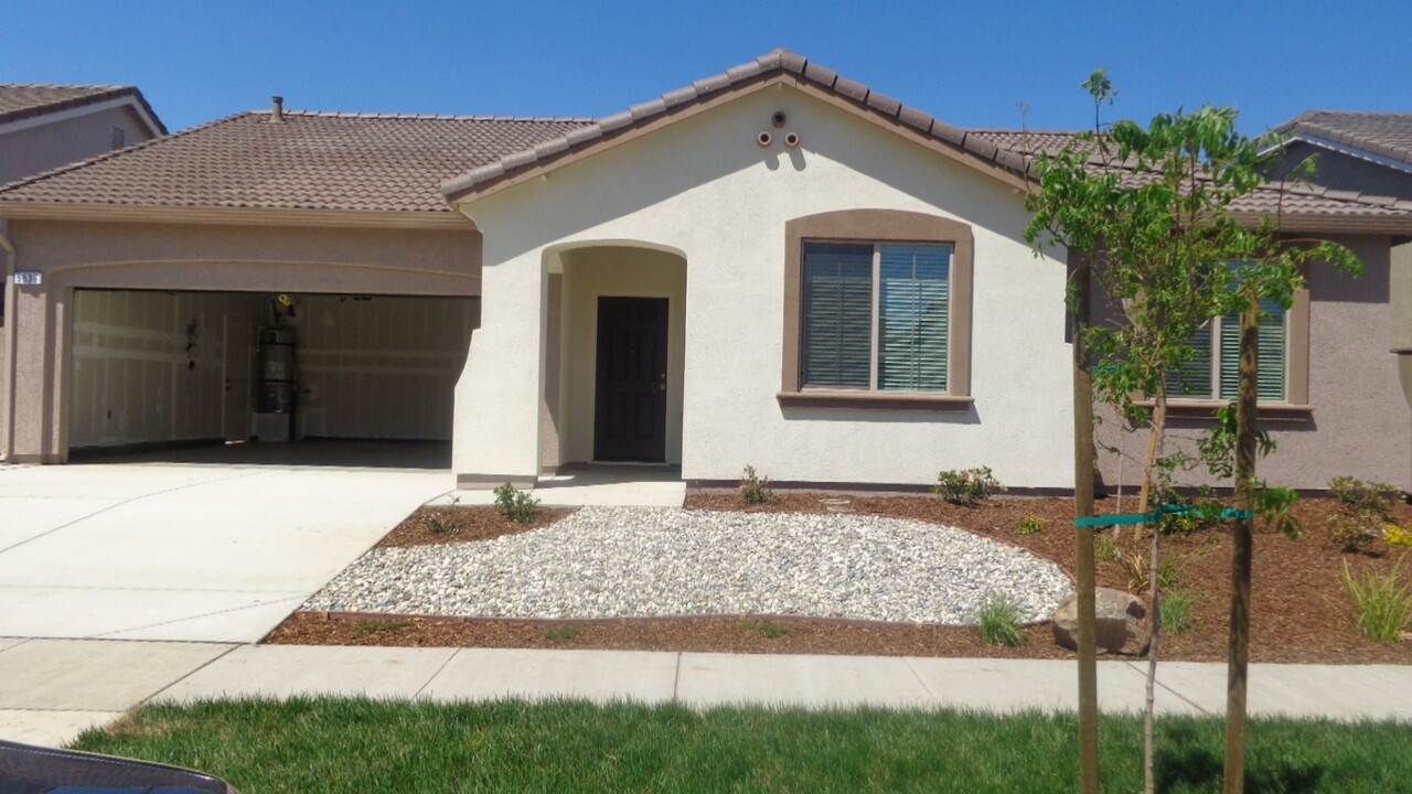 5536 Summer Land Dr in Linda, CA - Building Photo