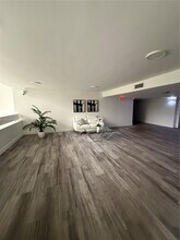 16500 Golf Club Rd in Weston, FL - Building Photo - Building Photo