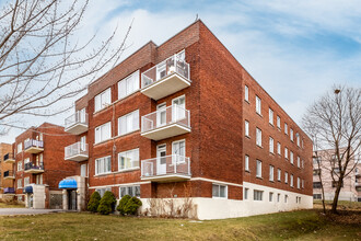 4060 De La Côte-Sainte-Catherine Ch in Montréal, QC - Building Photo - Building Photo