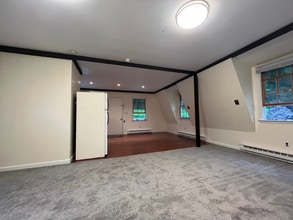 322 E Boyds Rd in Carmel, NY - Foto de edificio - Building Photo