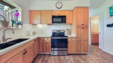 2110 Kaneka St in Lihue, HI - Building Photo - Building Photo