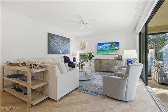 7056 Pelican Bay Blvd in Naples, FL - Building Photo - Building Photo