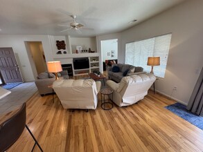 18261 N Summerbreeze Way in Surprise, AZ - Foto de edificio - Building Photo