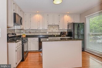 14326 Winding Woods Ct in Centreville, VA - Building Photo - Building Photo