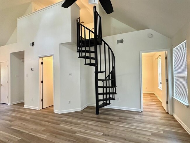 property at 2908 Whisper Oaks Ln