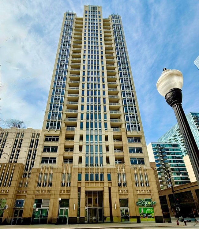 property at 1400 S Michigan Ave