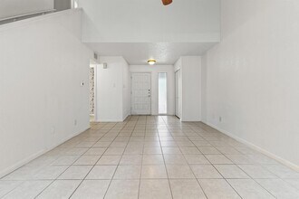 8113 Baywood Dr, Unit A in Austin, TX - Building Photo - Building Photo