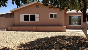 2615 W Morten Ave in Phoenix, AZ - Building Photo