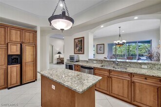 2830 Tiburon Blvd E in Naples, FL - Building Photo - Building Photo