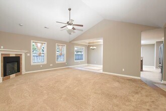 5600 Hodgsdon Mill Dr in Columbia, MO - Building Photo - Building Photo