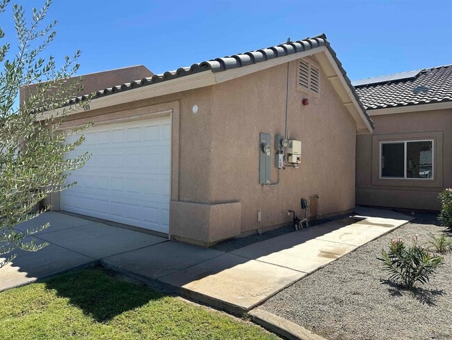 7309 E 37th Pl in Yuma, AZ - Foto de edificio - Building Photo