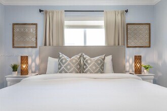 1466 NE 57th Ct in Fort Lauderdale, FL - Foto de edificio - Building Photo