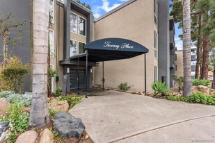 4860 Rolando Ct in San Diego, CA - Building Photo