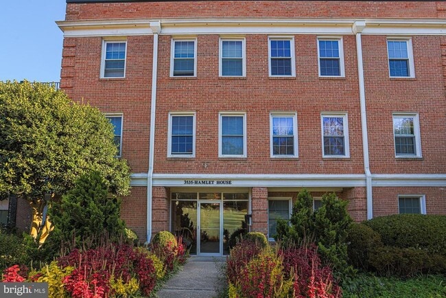 3535 Chevy Chase Lake Dr in Chevy Chase, MD - Building Photo - Building Photo