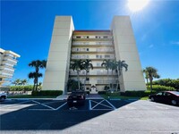 7440 S Ocean Dr in Jensen Beach, FL - Building Photo - Building Photo