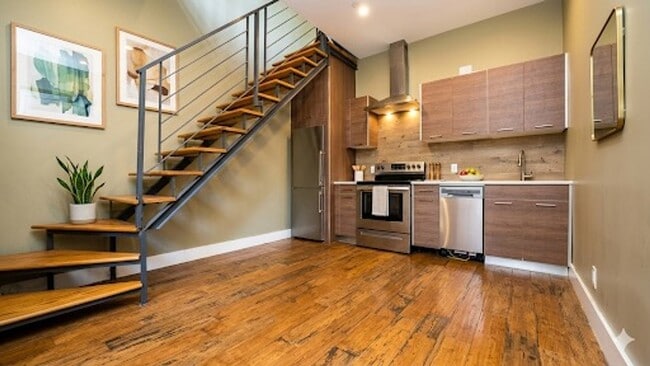 18-15 Putnam Ave, Unit c3