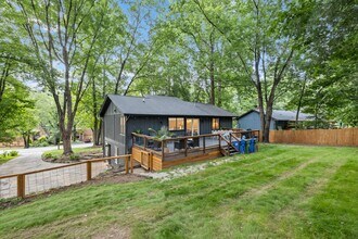 14 Wildwood Cir in Fletcher, NC - Building Photo - Building Photo