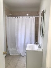 42 Weed Hill Ave in Stamford, CT - Building Photo - Building Photo