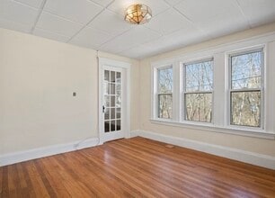 34 Sparhawk St, Unit 2 in Amesbury, MA - Building Photo - Building Photo