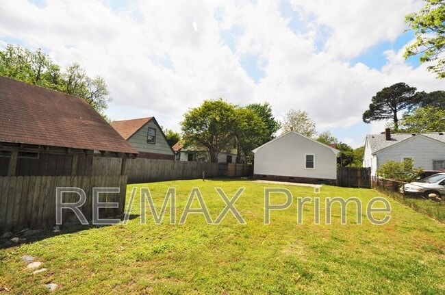 1128 Hazel Ave in Chesapeake, VA - Building Photo - Building Photo