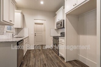 421 Chalk Hill Ct in Edmond, OK - Building Photo - Building Photo