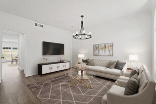 2010 Stoney Brook Dr in Houston, TX - Building Photo