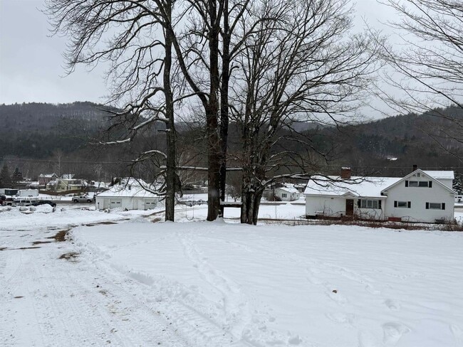722 VT-30 in Townshend, VT - Building Photo - Building Photo
