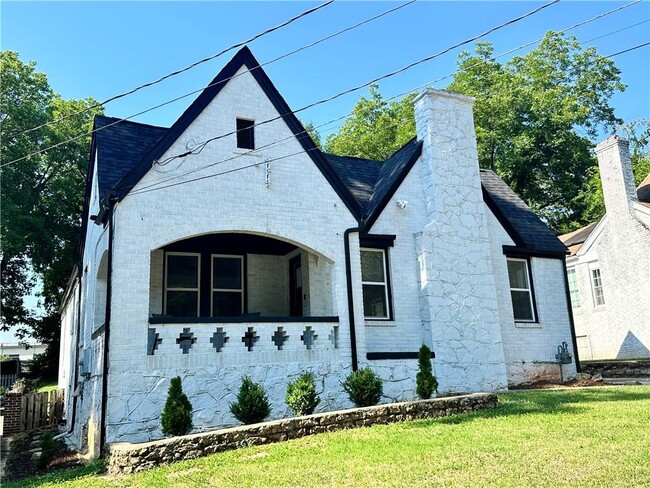 1622 Beecher St SW in Atlanta, GA - Foto de edificio - Building Photo