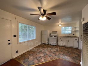 442 W 17th St in Chico, CA - Building Photo - Building Photo