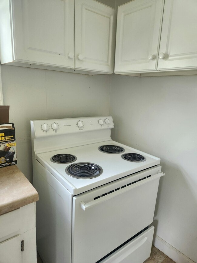 302 Dahl St in Madison, NC - Building Photo - Building Photo