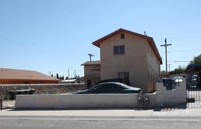 109 4th St in Sunland Park, NM - Building Photo - Building Photo