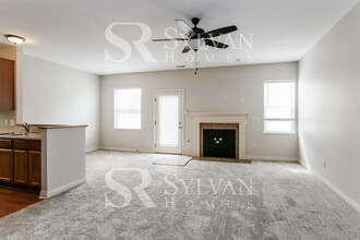 4709 Grand Strand Dr in Grove City, OH - Building Photo - Building Photo