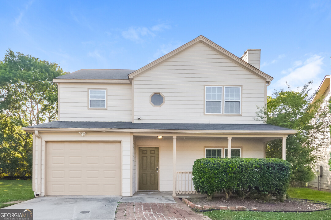 867 Oakhill Ct in Stone Mountain, GA - Foto de edificio