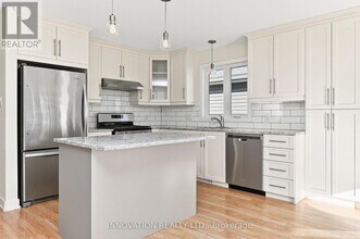 5 Lee Ave in Smiths Falls, ON - Building Photo - Building Photo