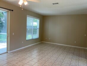 2804 Spring Meadow Dr in Plant City, FL - Building Photo - Building Photo