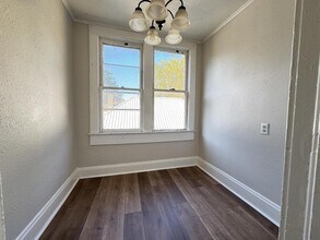 836 S Broadway Ave in Springfield, MO - Building Photo - Building Photo