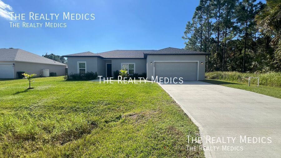 2640 Dennis Ave SE in Palm Bay, FL - Building Photo