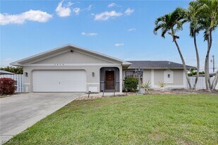 3414 SE 2nd Pl in Cape Coral, FL - Building Photo