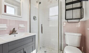 7504 Valley Ave in Philadelphia, PA - Foto de edificio - Building Photo