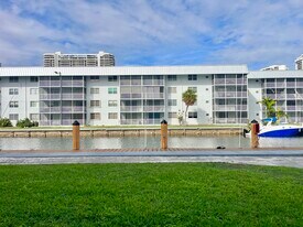 3551 NE 169th St in Aventura, FL - Building Photo