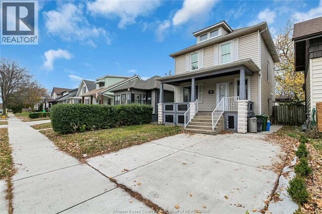 376 Ellis St W in Windsor, ON - Building Photo - Building Photo