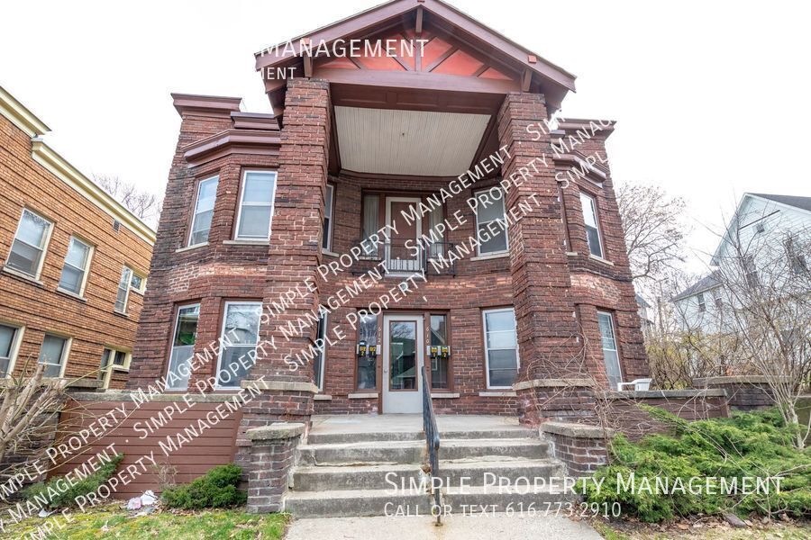 610 Michigan St NE in Grand Rapids, MI - Building Photo