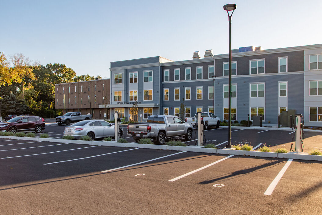 Parkway 1208 in West Roxbury, MA - Foto de edificio