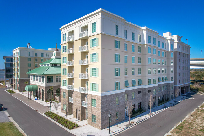 Ferry Wharf Condos in Mount Pleasant, SC - Foto de edificio - Building Photo