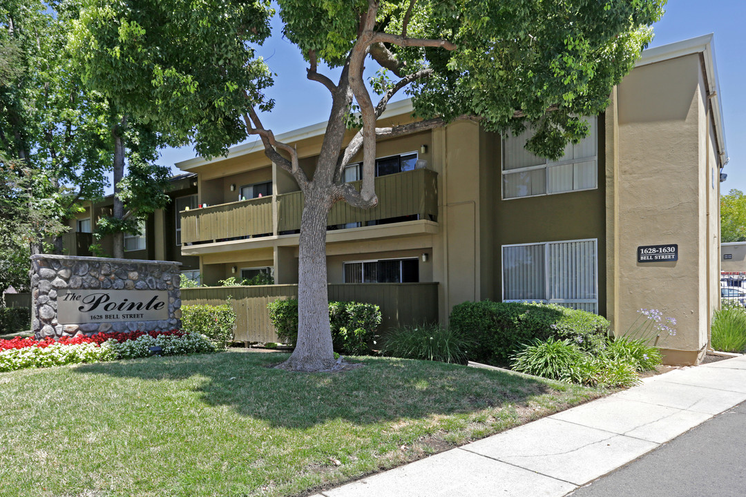 The Pointe On Bell in Sacramento, CA - Building Photo