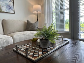 5102 Aldersgate Dr in Hilliard, OH - Foto de edificio - Building Photo